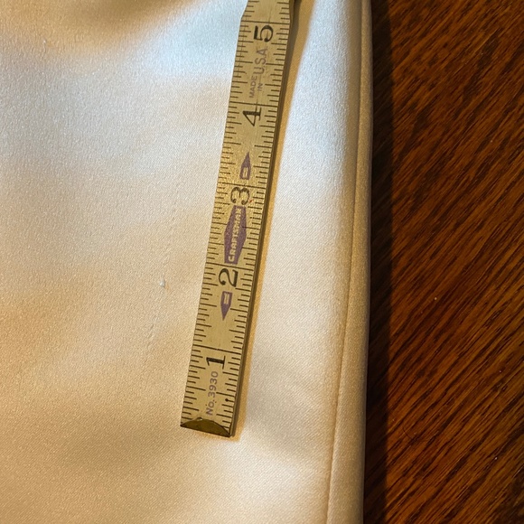 LAST CHANCE: Jones New York Ivory Gown - Size 8 - Picture 4 of 8